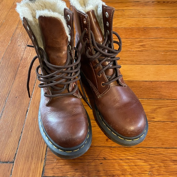 Dr Martens 1460 Serena WOMEN'S FAUX FUR LINED LACE UP BOOTS brown - Picture 2 of 6